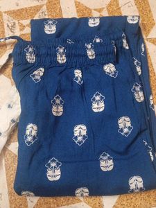 Elegant White &amp; Blue Kurta