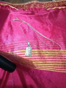 Sparkly Silver Pendant Necklace