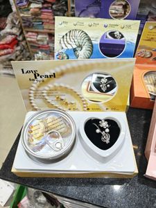 Pearl Necklace Set