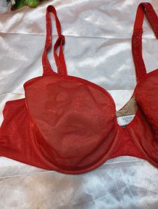 Red Victoria&#39;s Secret Bra