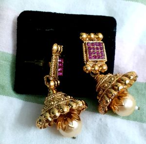 Jummka Ear Rings With Pink Stone And Pearl Hanging