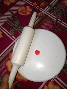 Plastic Chakla Belan (Roller Pin And Flat Bread)