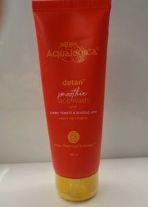 Aqualogica Detan+ Smoothie Face Wash