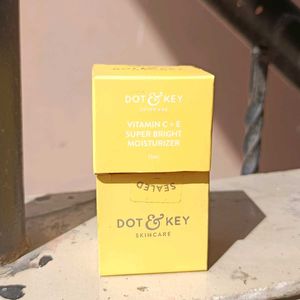 VITAMIN C + E SUPER BRIGHT MOISTURIZER