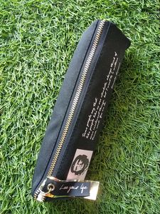 Black Che Guevara Quote Pencil Case Triangle Shape