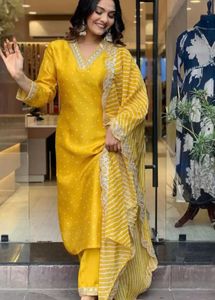 Bhandhani Embroidered Regular Sequinned Kurta with