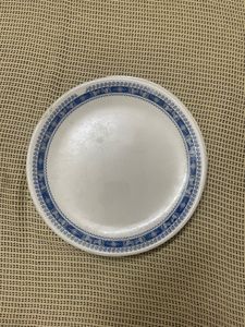 6 Melamine Plates