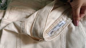 Off-White Casual Trousers