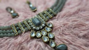 Choker Set