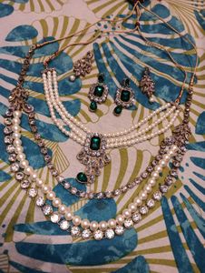 Elegant Emerald & Pearl Jewelry Set