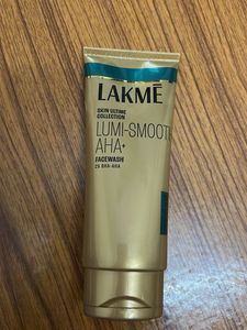 Newly Launched Lakme lumi Smooth Facewash