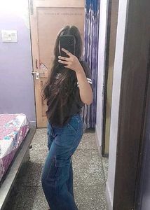 on saleee!!! zara contrast stich jeans