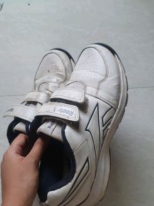 REEBOK SHOES (41 Size)