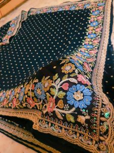 SareExpansive Embroidery Work 😳 Very Beautiful 🤩