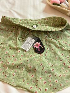 *NEW*Green Mini Skirt With Shorts Attached 💚