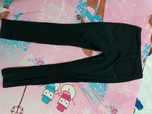Selling Black Jeggings