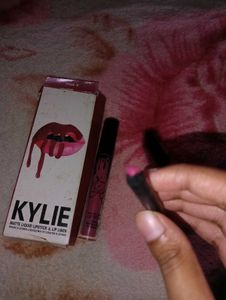 Kylie Liquid Lipstick &amp; Liner