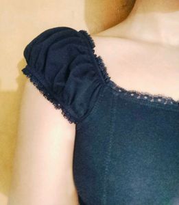 Colin&#39;s Lace Detailed Black Crop Top