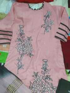 Elegant Floral Embroidered Kurta Set