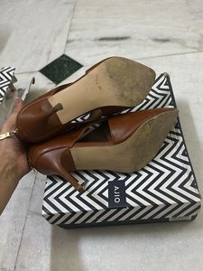 AJIO Brown Pointed Heels
