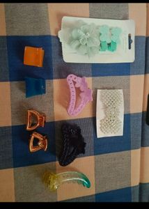 250 Rs New Eye Shadow N Accessories