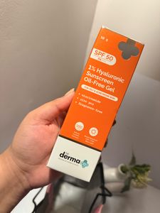 Derma Co Hyaluronic Sunscreen