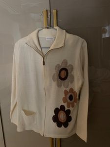 knitted, beige sweater with zip