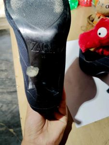 Zara Pinstripe Pointed-Toe Heels - Size 35