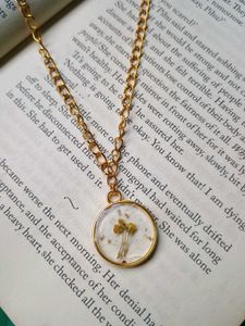 Resin Flower Necklace