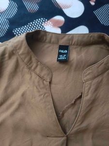 Brown Top &amp; Black Cargo Pants