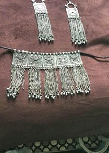 Choker Set With Earrings
