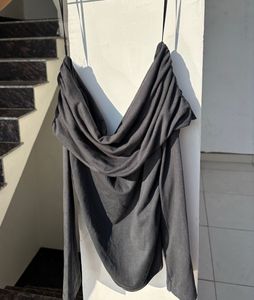 H&amp;M off shoulder top(xs)