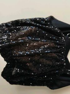 🖤 Black Sequin Crop Top – Party-Ready &amp; Sparkly A