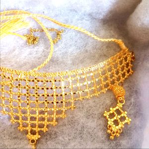 City Gold Choker Set With Earings