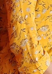 Mustard Yellow 💛 high Low Pattern Top