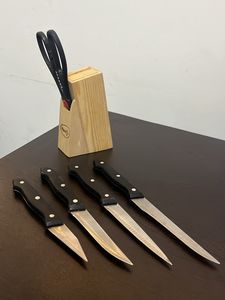 Knife Set With Wooden Holder
