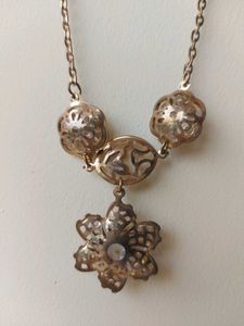 Flower Pendant Necklace