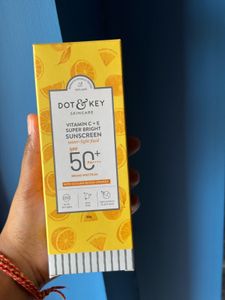 Vitamin C dot and key sunscreen