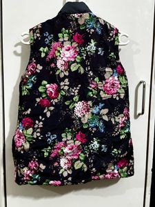 Price drop !!pantaloon Sleeveless Padded Jacket