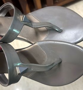 Haute Curry Women&#39;s Thong Sandals