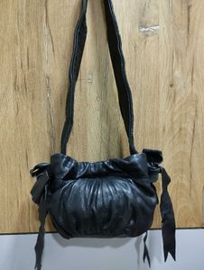 Black Handbag with Studs💥