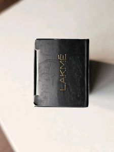 Lakme Absolute Luminous Skin Tint