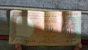10 Rs Rare Note With Sequence 567