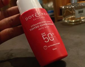 DOT&KEY Sunscreen STRAWBERRY SPF 50++