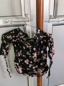 Floral Print off shoulder top