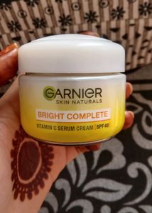 Garnier Skin Naturals Bright Complete