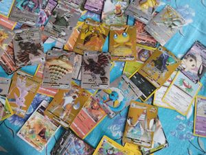 Pack of 10 sliver and golden pokemon cards