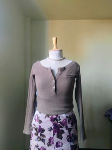 Button Top