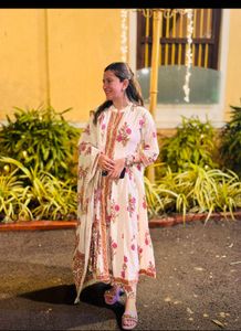 Floral Print White Kurti Set