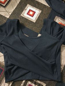 Black Long Sleeve Crop Top